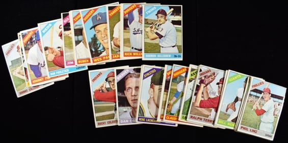(30) TOPPS Baseball Cards