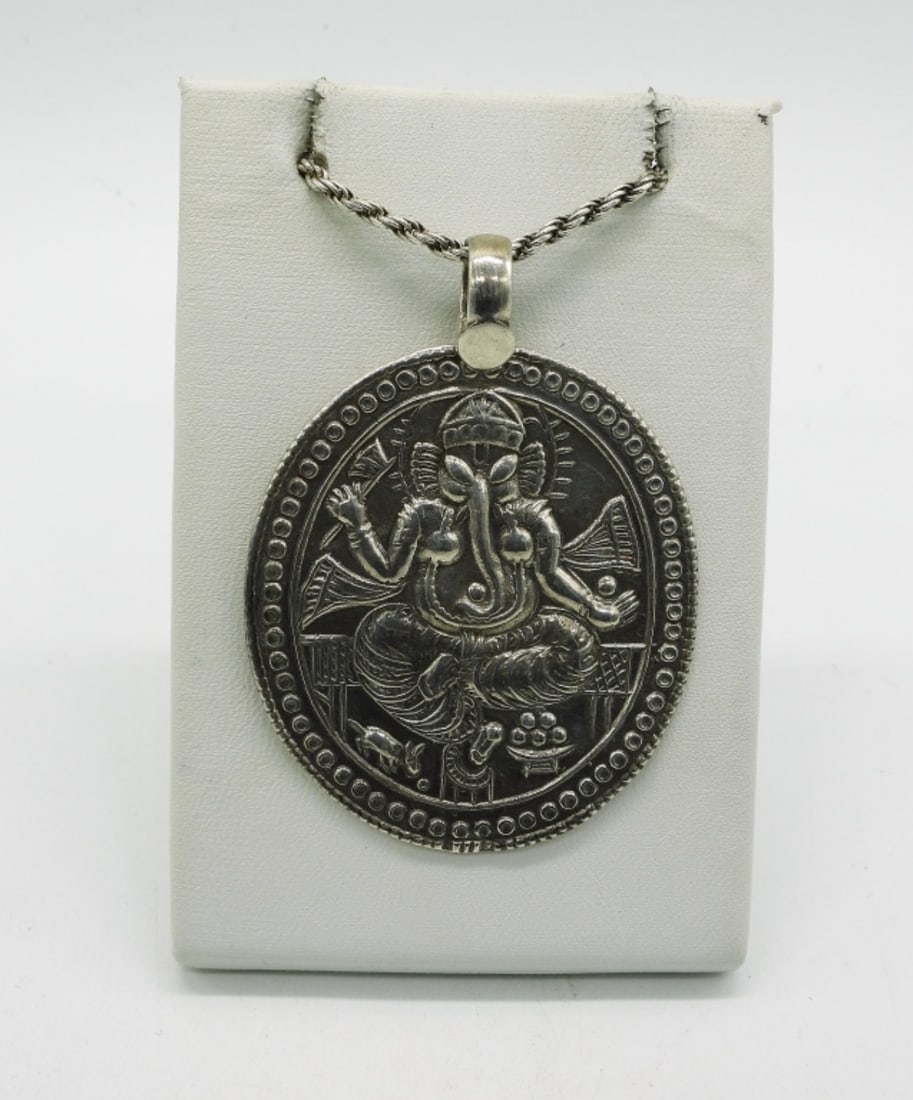 Ganesh Sterling Pendant & Chain (1 of 2)