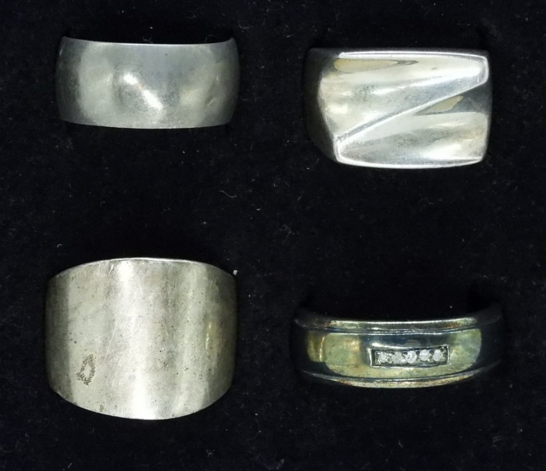 4 Sterling Bands: Four sterling bands, sizes 8-12 ( 25.8 dwt) (6x4x2)