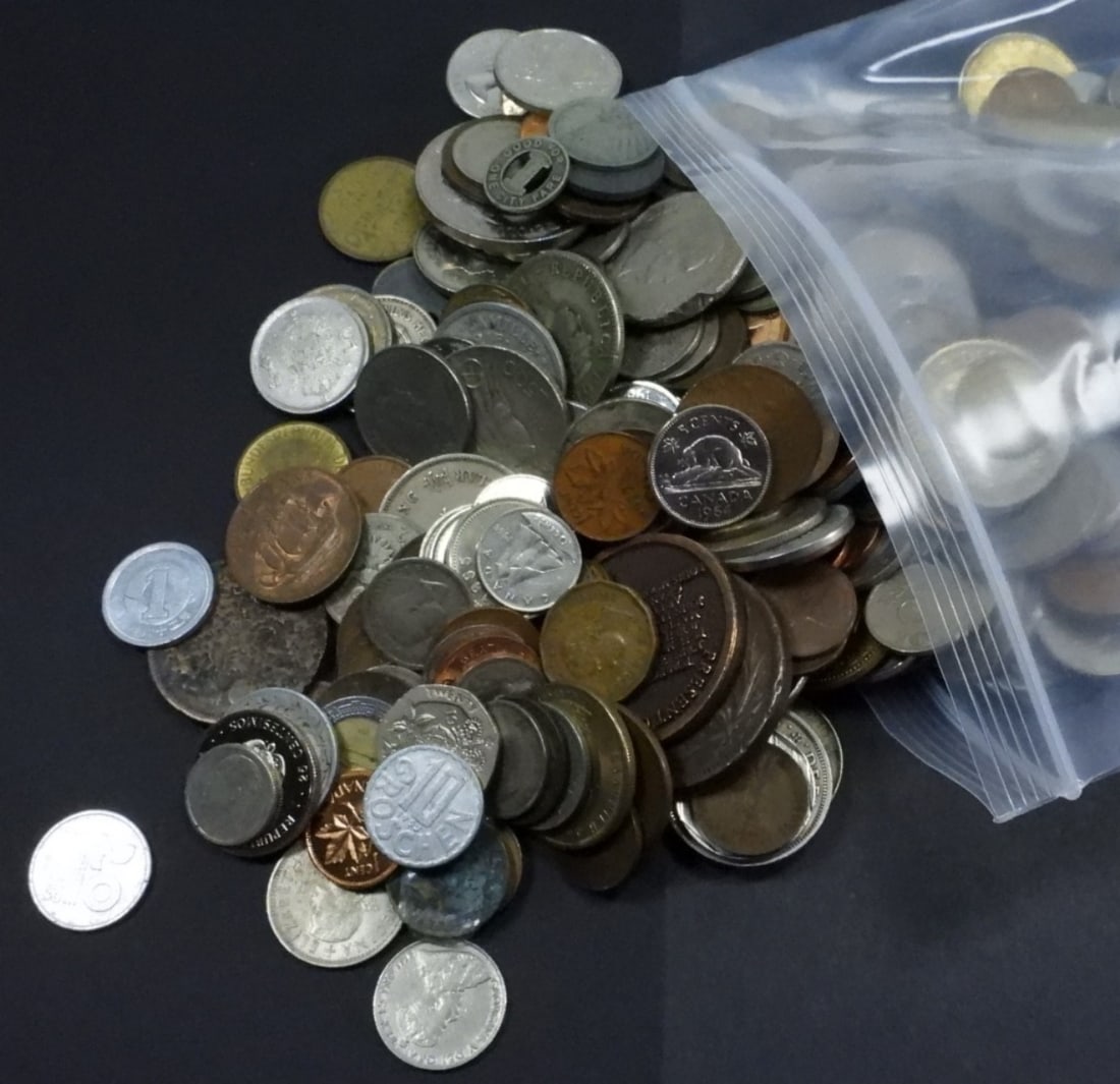 5 Pounds Mixed Foreign Coins (1 of 1)