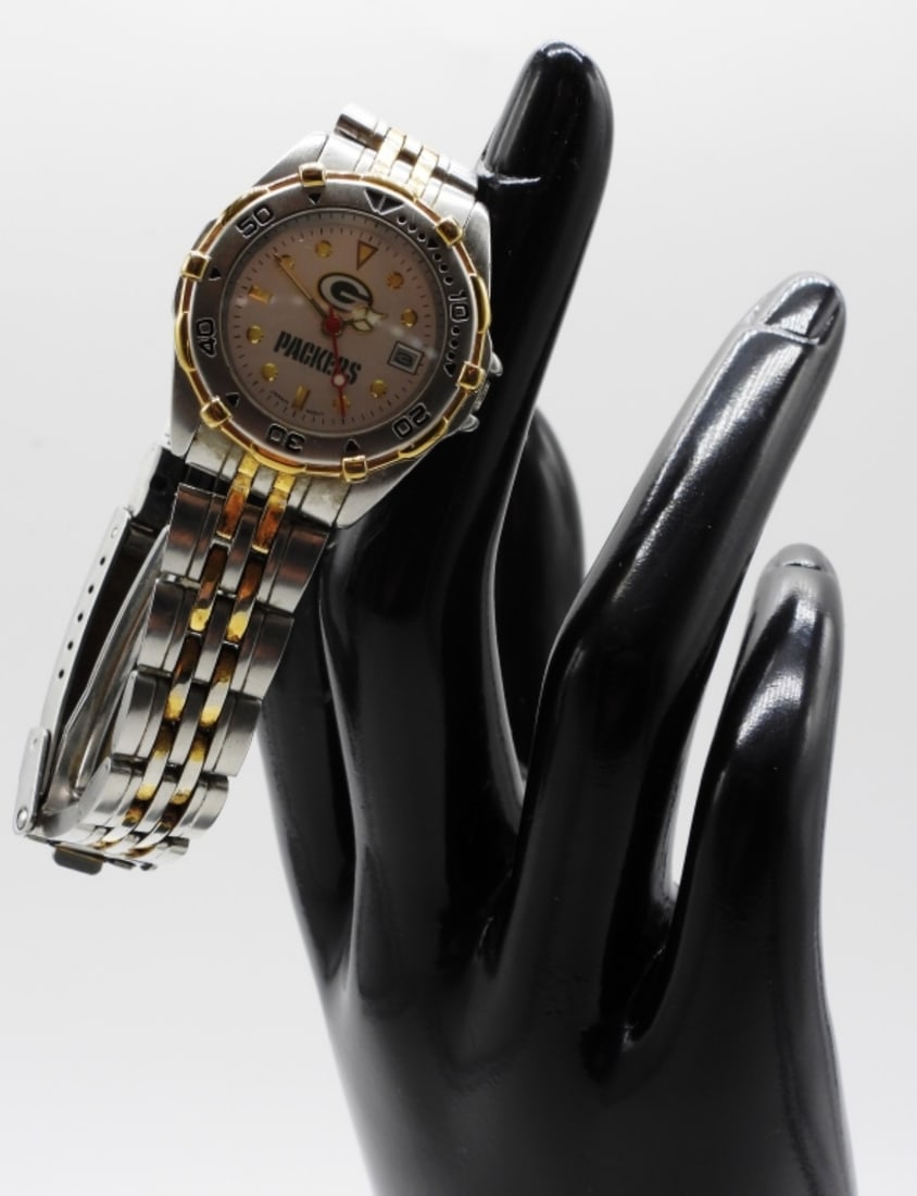 Women's Green Bay Packers Watch: Made by LogoArt, water resistant. Watches are not verified, authenticated, or tested in running condition unless specified,