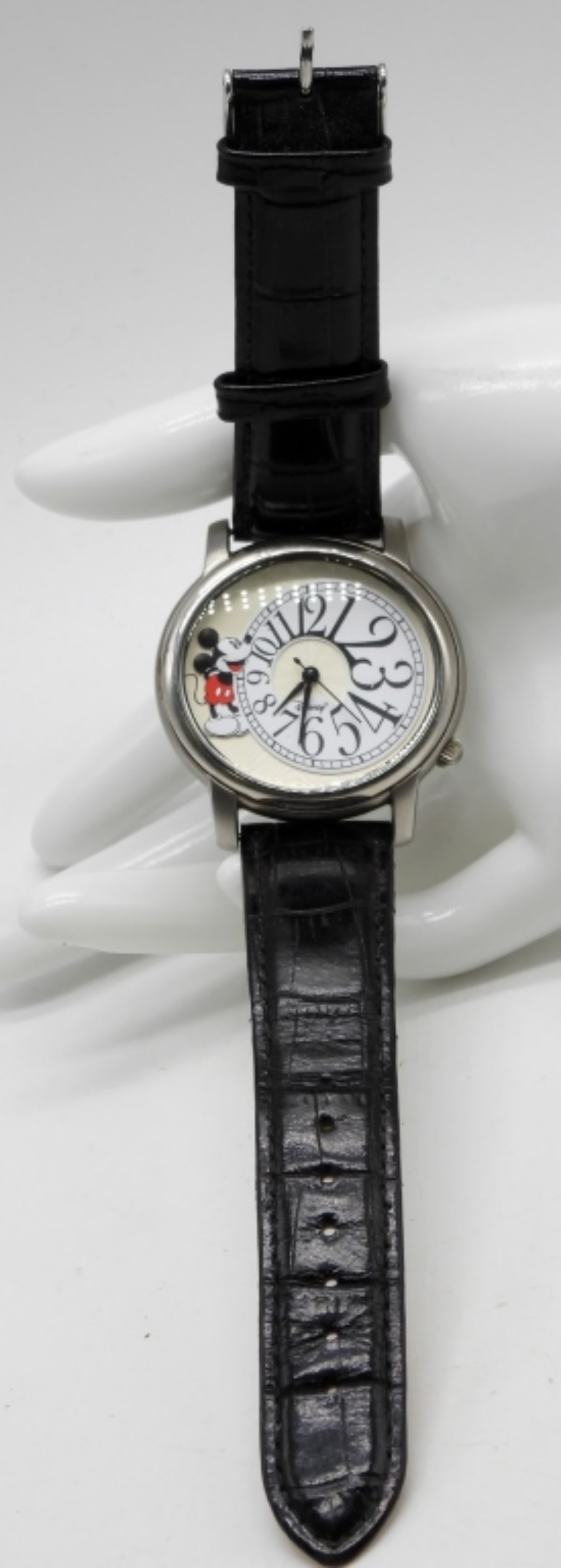 Limited Edition Disney Mickey Mouse Watch (1 of 2)