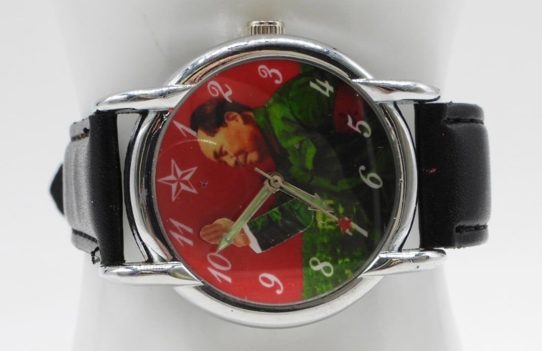 Vintage Chinese Mao ZeDong Waving Hand (1 of 1)