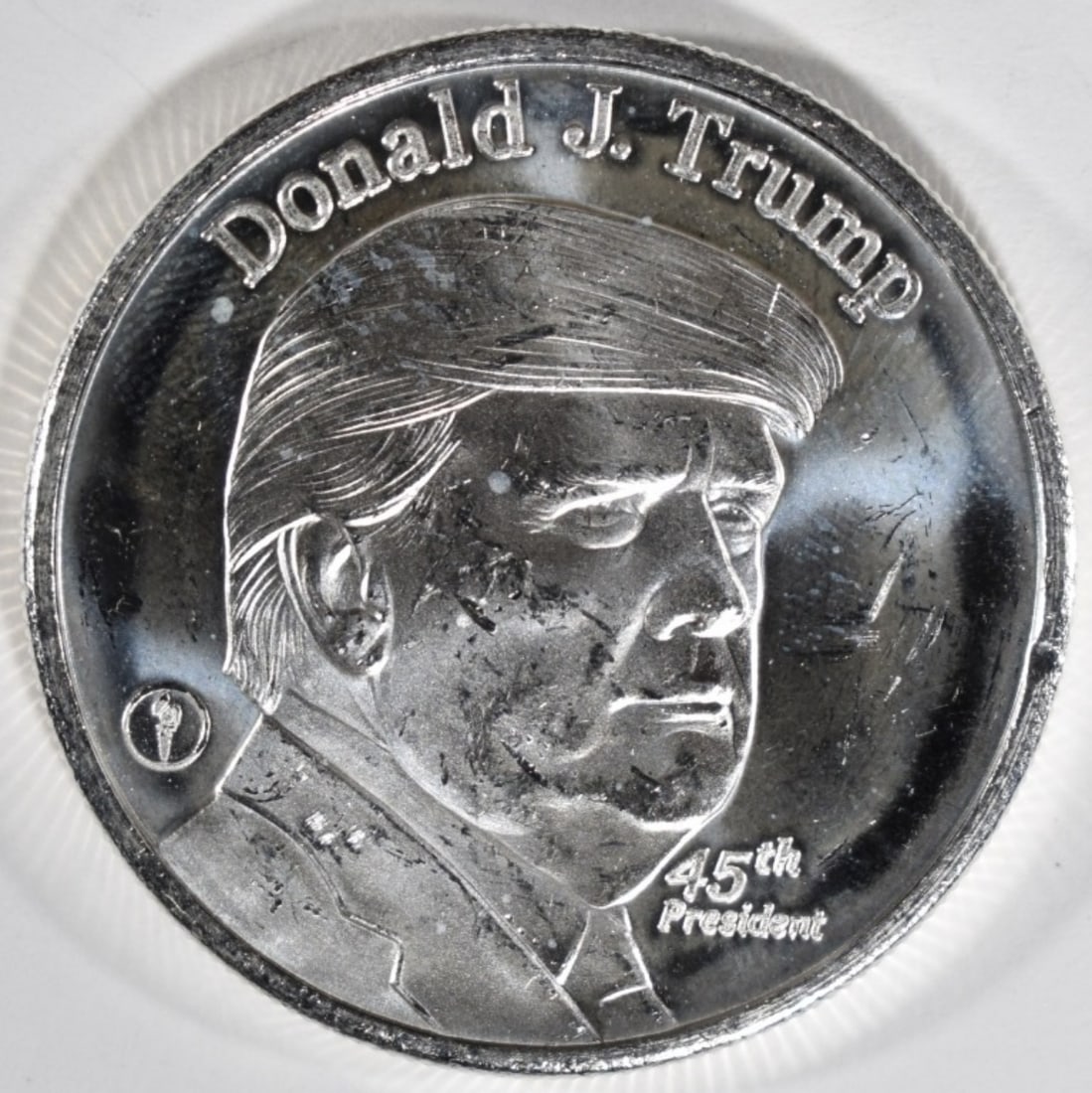 1oz.999 Silver Round- Donald Trump: Bid live now!