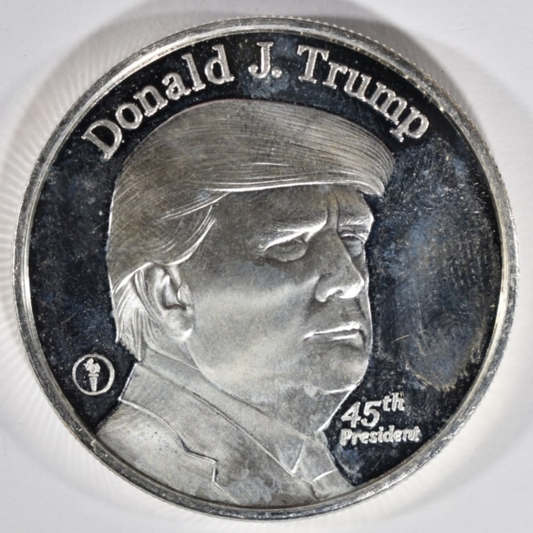 1oz .999 Silver Round- Trump/White House (1 of 2)