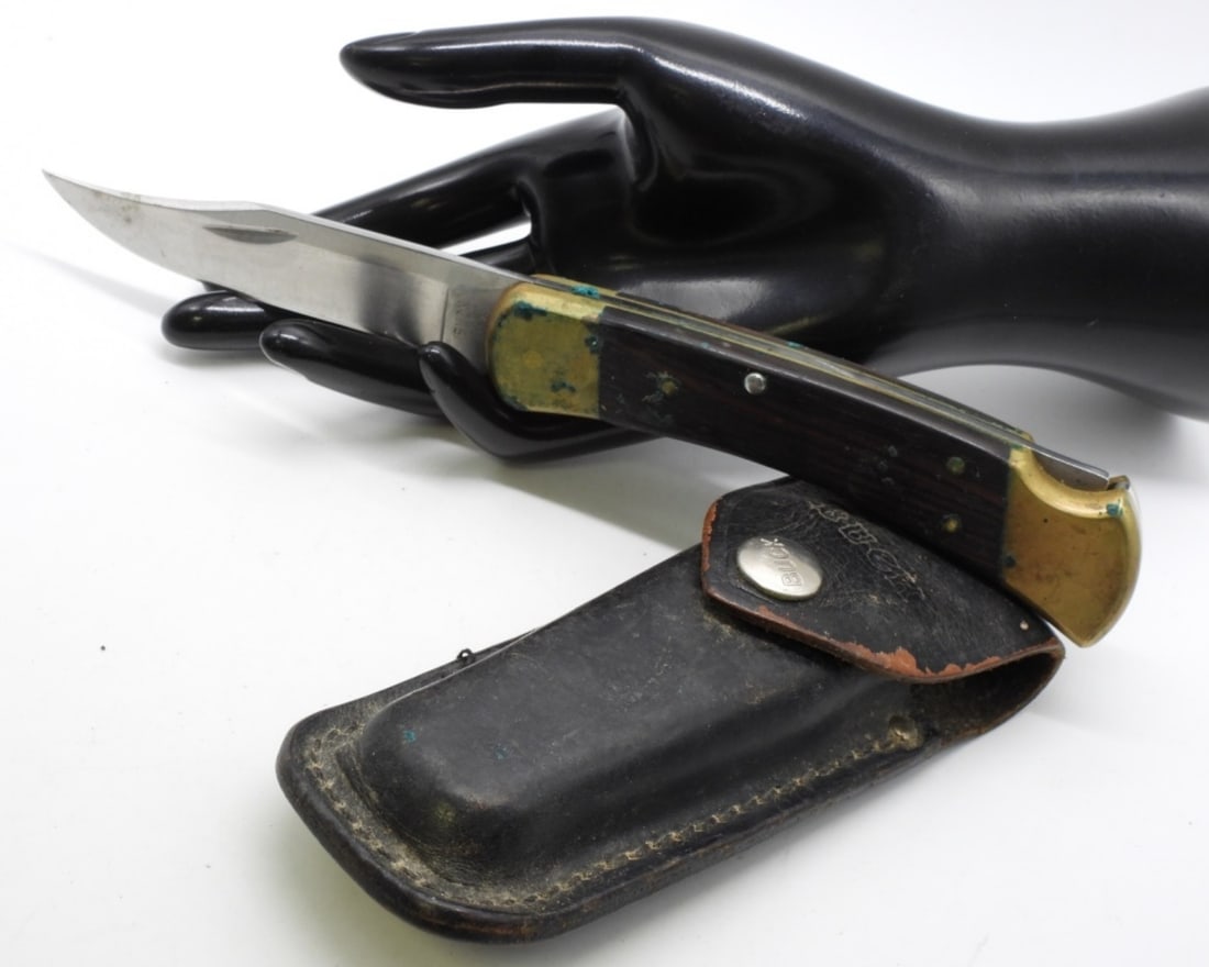 Buck 110 Lock Back Pocket Knife (1 of 3)