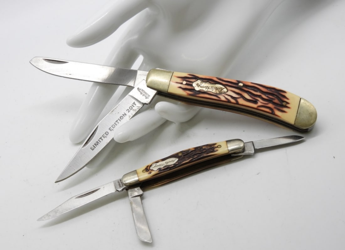 (2) Schrade Uncle Henry Pocket Knives (1 of 2)