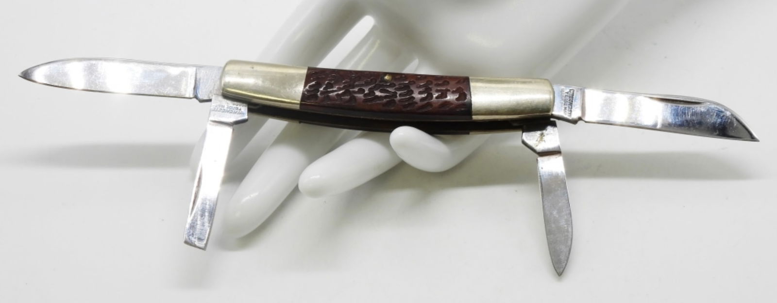 Four-Blade Winchester Pocket Knife (1 of 3)