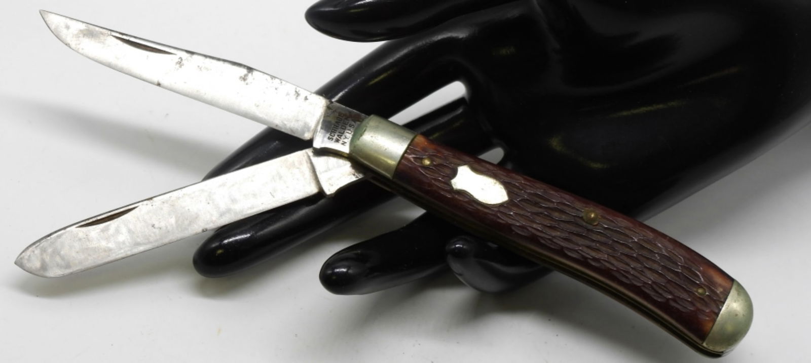 Schrade Walden 293 Two-Blade Trapper Knife: There is some discoloration on the blades