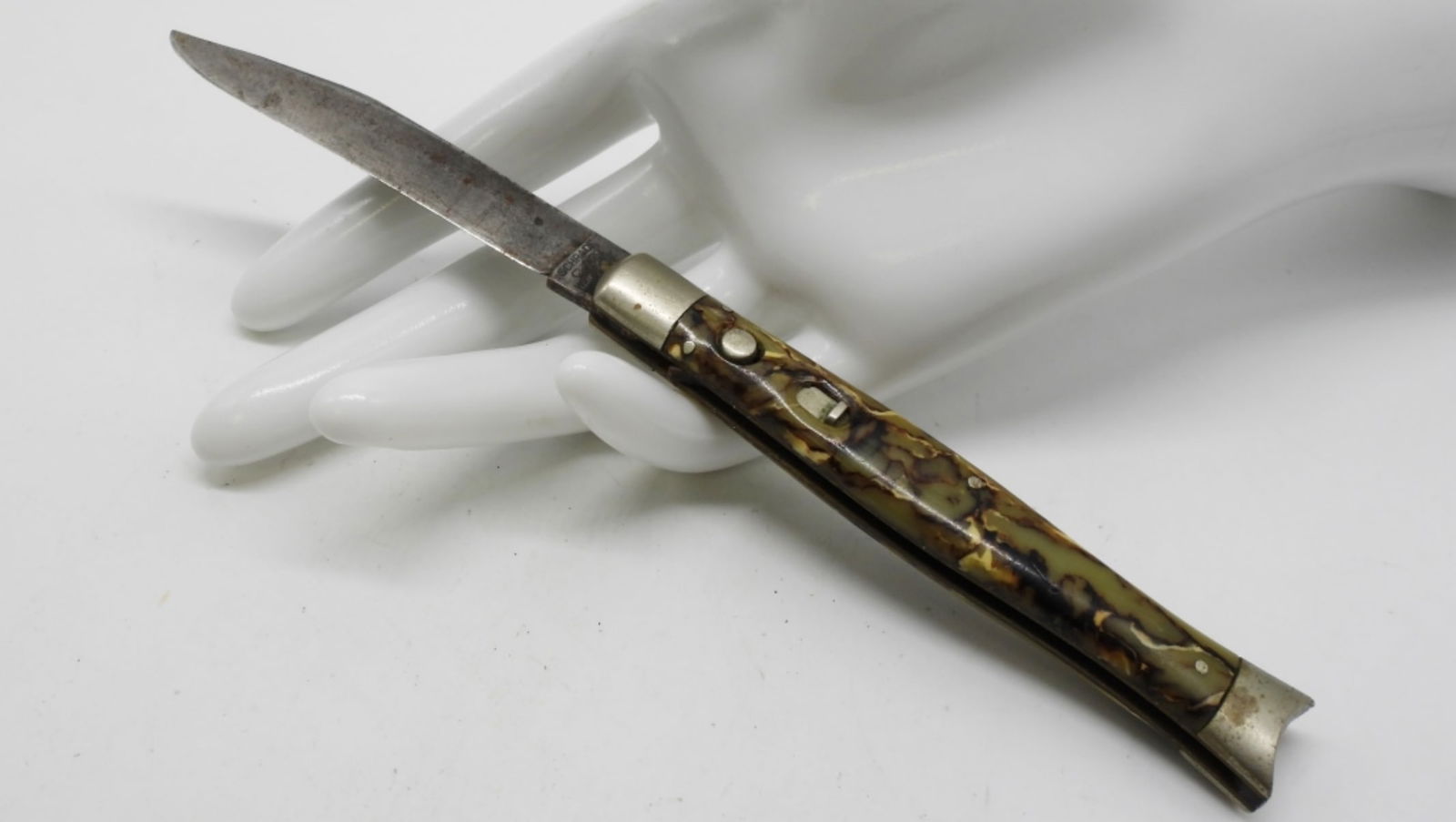 Schrade Cut Co. Walden Knife: Unique handle. There is rust