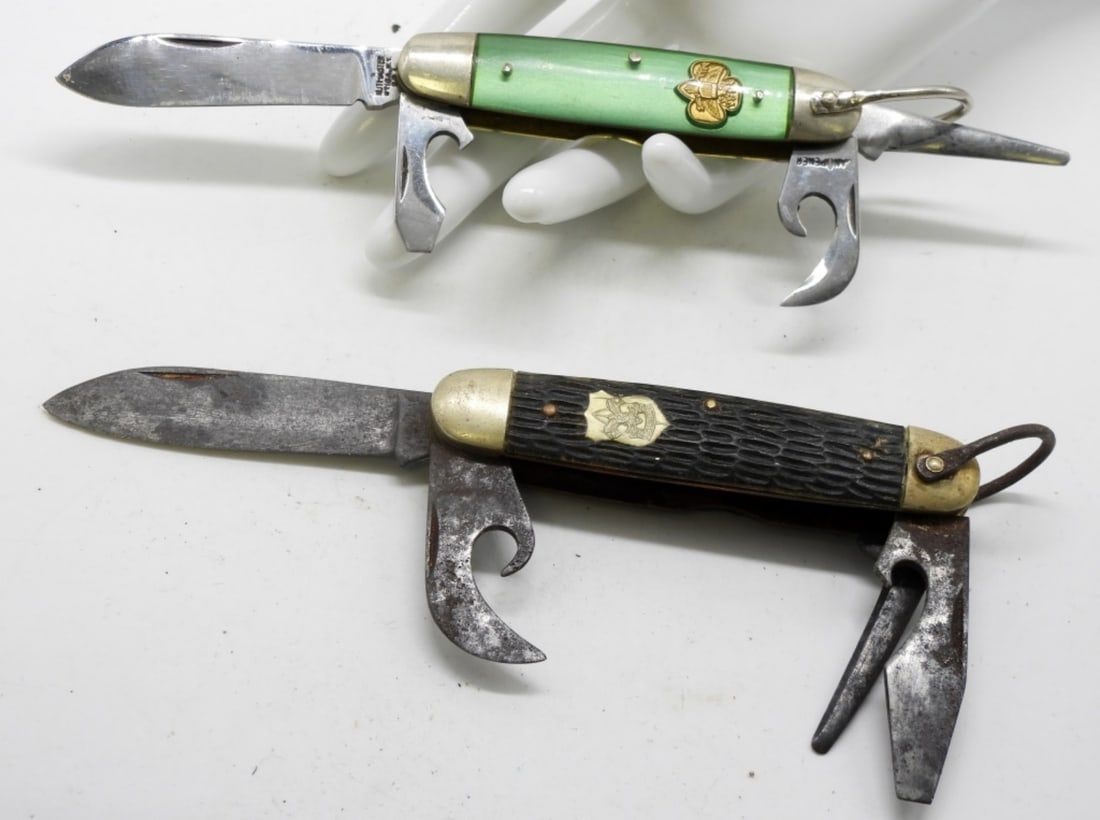 (2) Scout Pocket Knives (1 of 2)