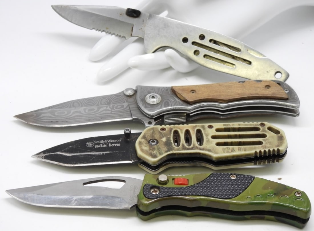 (4) Single-Blade Pocket Knives: (2) Have belt clips