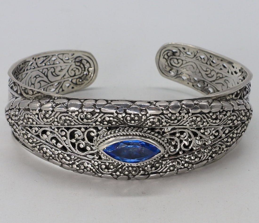 Sarda Sterling Blue Topaz Gemstone Bracelet (1 of 2)