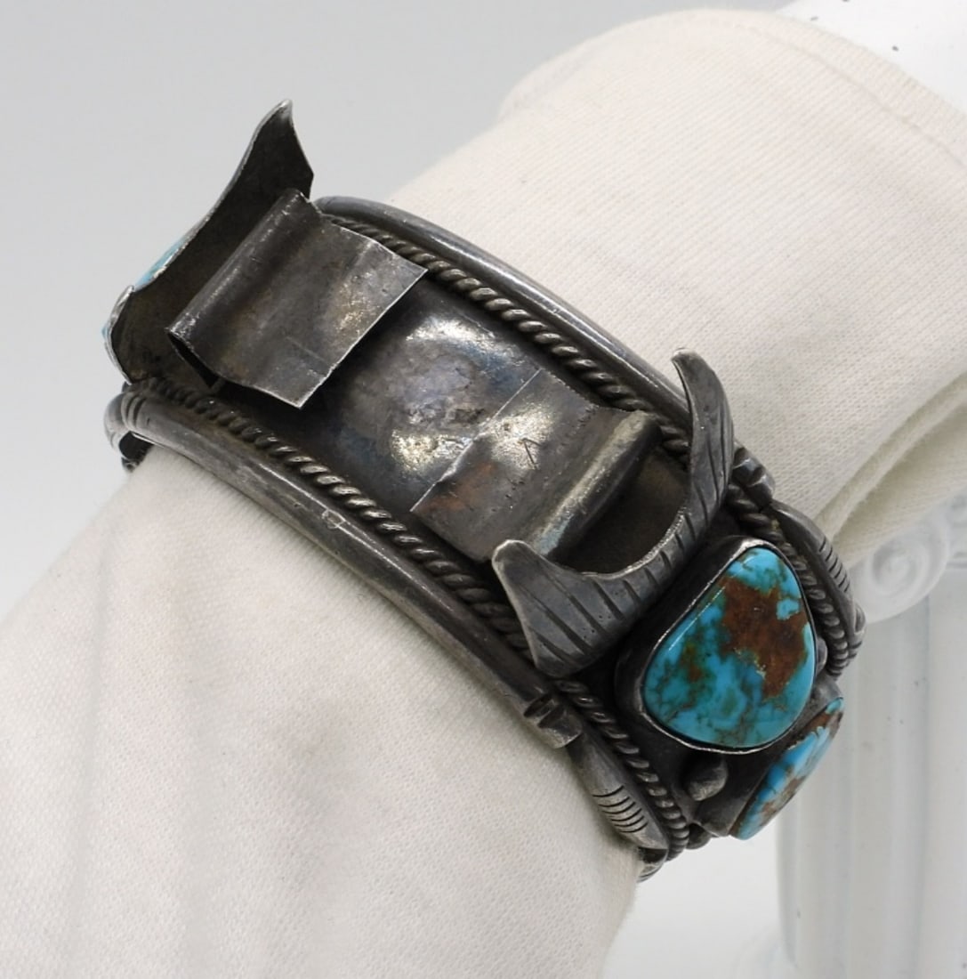 Ed Kee Navajo Turquoise Cuff Watch Bracelet: Ed Kee Navajo Cuff Watch Bracelet without a watch face. Six large Turquoise gemstones. Top is 1.5" wide. Very heavy Navajo piece. (61 dwt)
