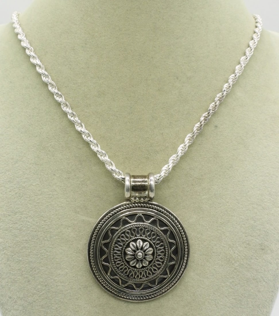 Floral Medallion 925 Pendant & Chain (1 of 2)