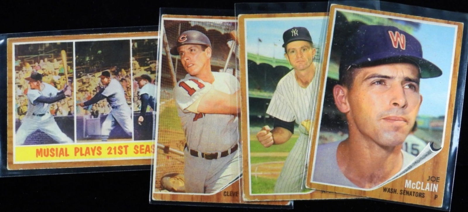 (4) TOPPS Baseball Cards G-VG (1 of 2)