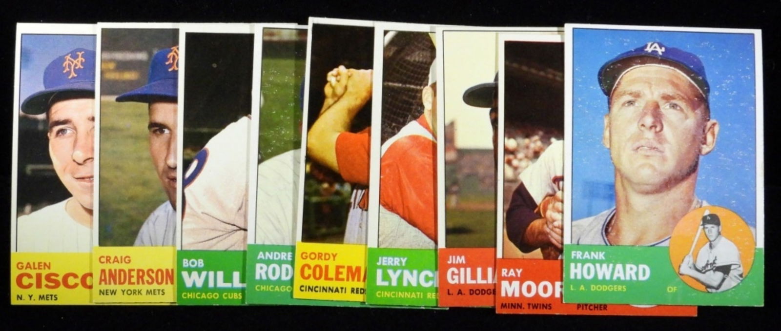 (9) TOPPS Baseball Cards: Various conditions, no duplicates. Including Ray Moore, Frank Howard, Jim Gilliam and more.