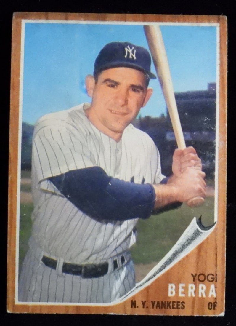 1962 Yogi Berra TOPPS #360: Corners are rounded but not as bad, they still have some point. No creasing. Good condition