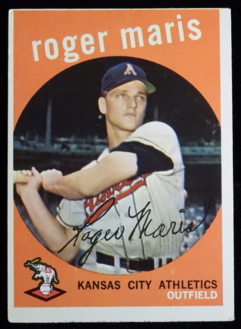 Roger Maris TOPPS #202 Card: Corners are slightly rounded, no creasing. Very good condition