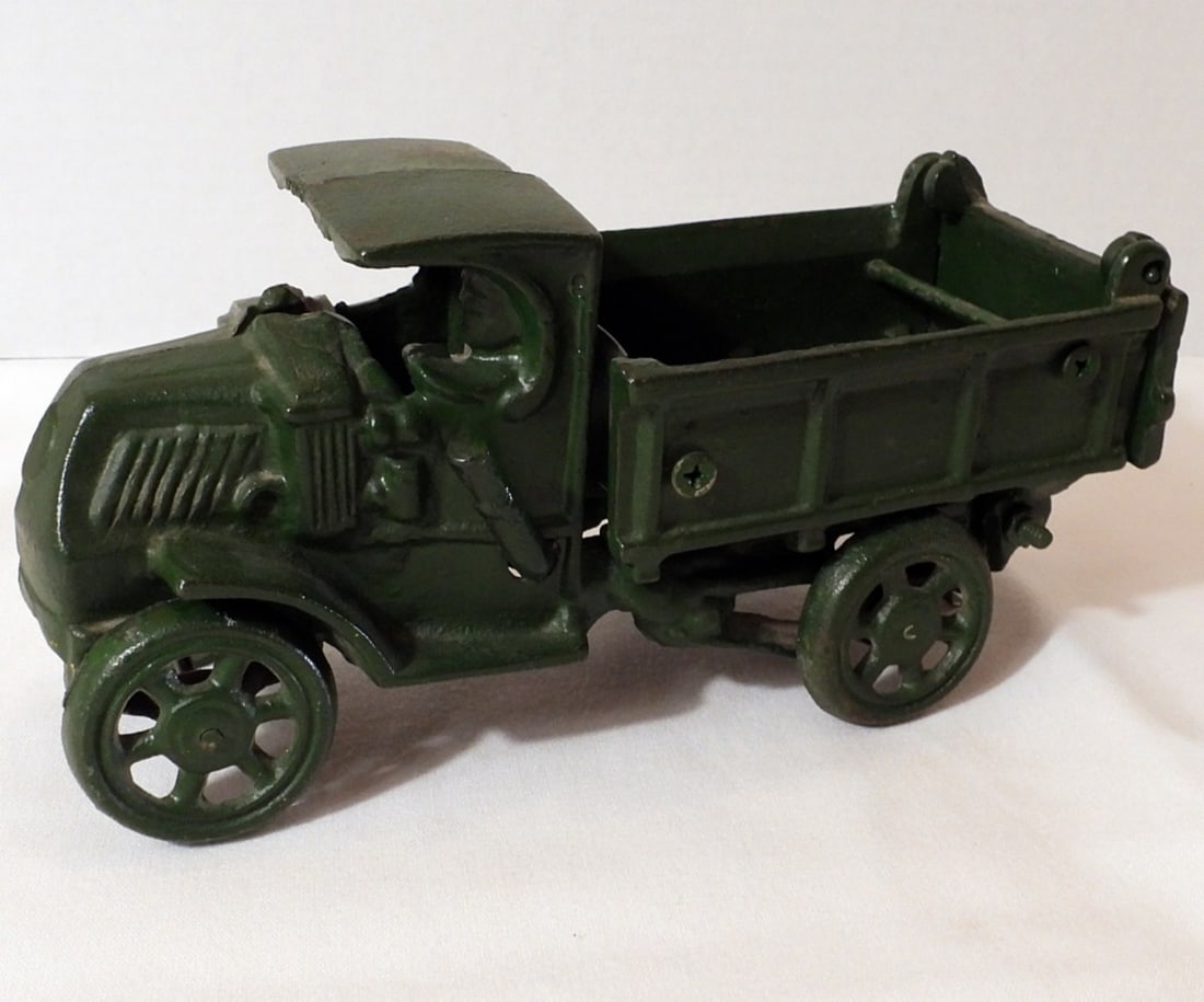 1920s Green Cast Iron Dump Turck (1 of 5)
