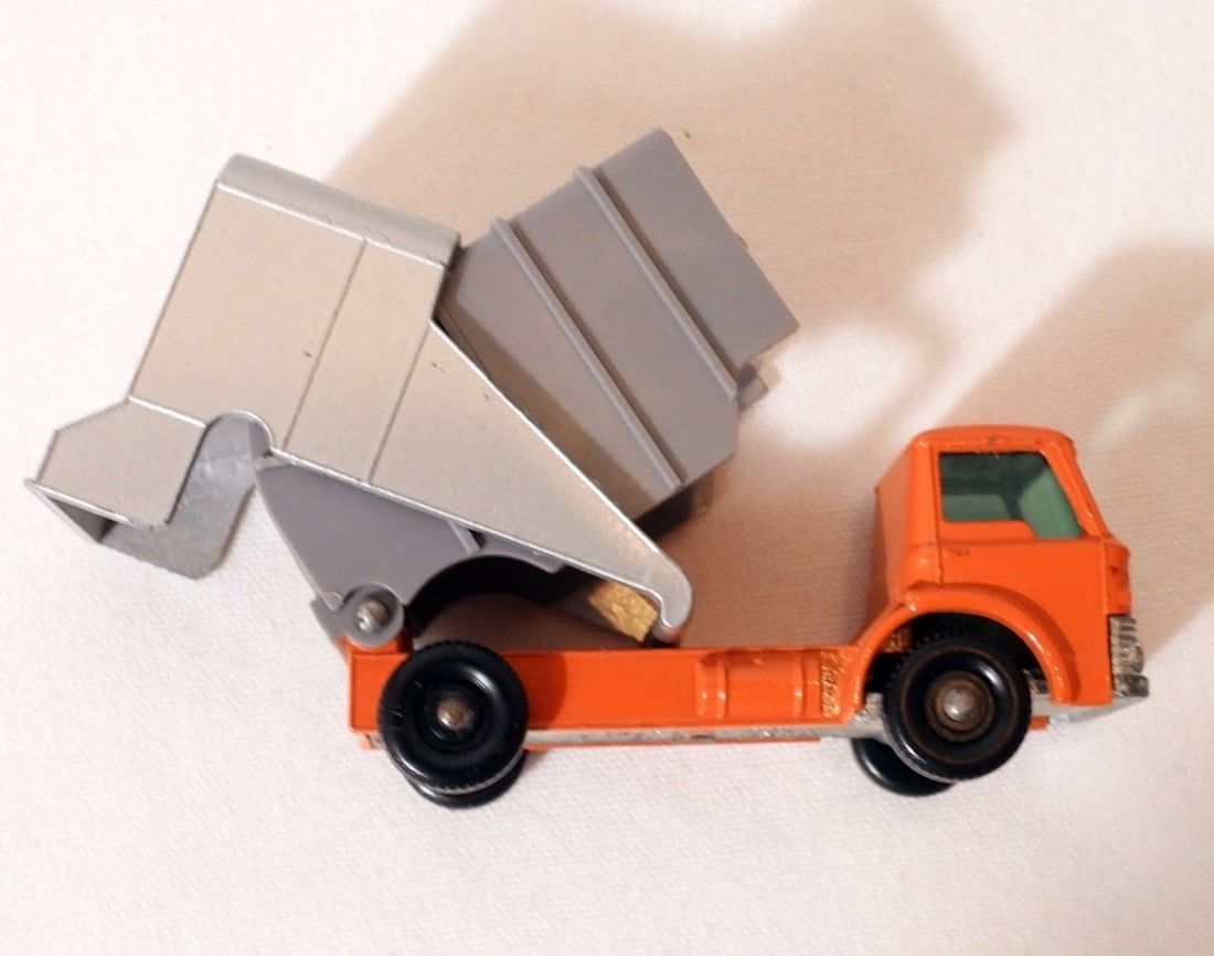 Ford Refuse Truck #7 Matchbox - 4