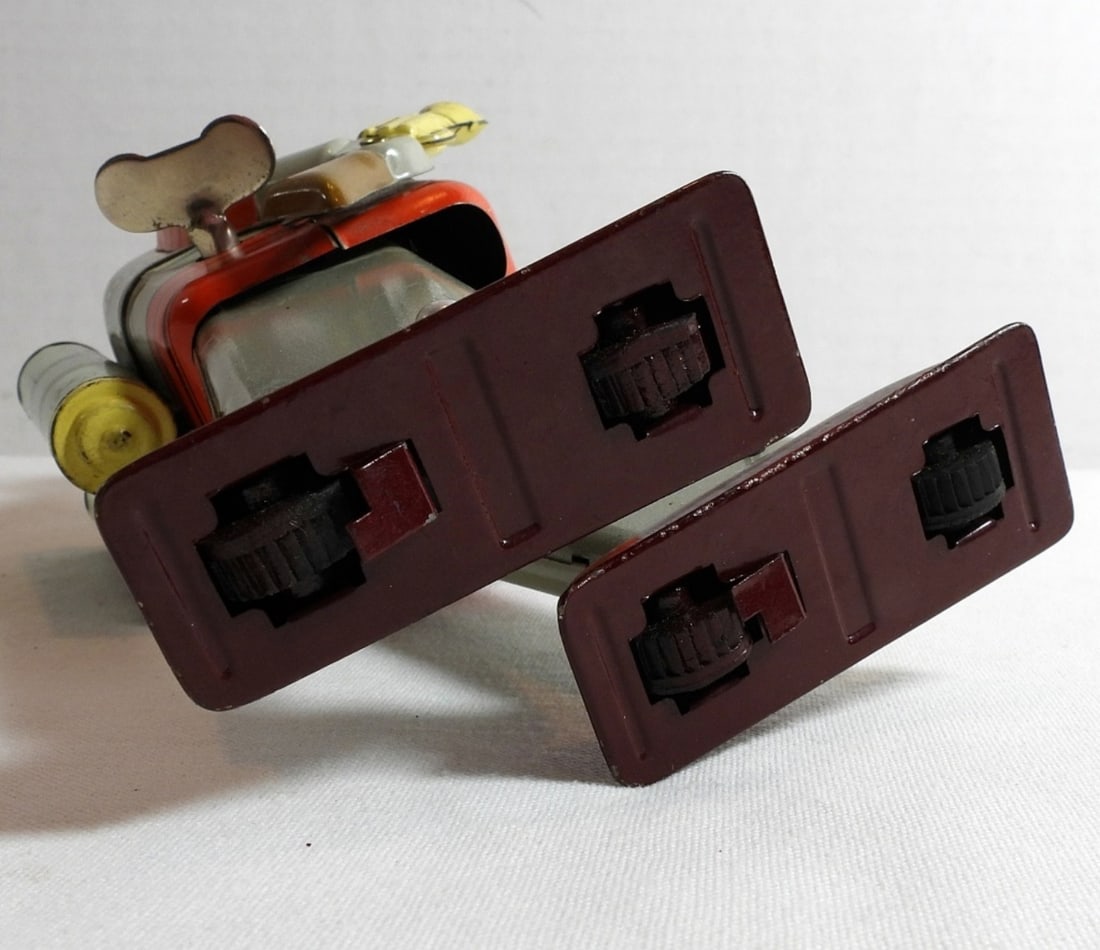 Space Commando Tin Wind-Up Robot 1950s - 6