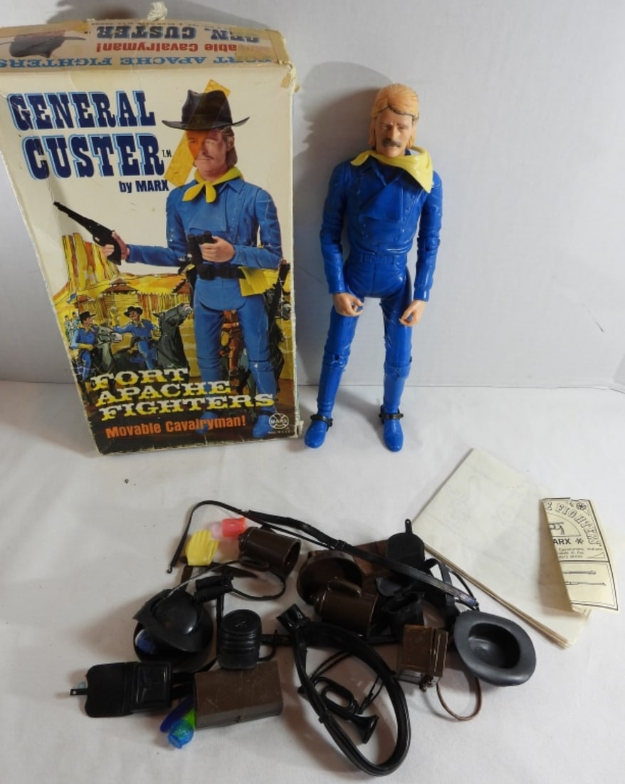 1960s Movable General Custer By Marx: Comes in its original box (box is banged up and taped). Left knee is cracked