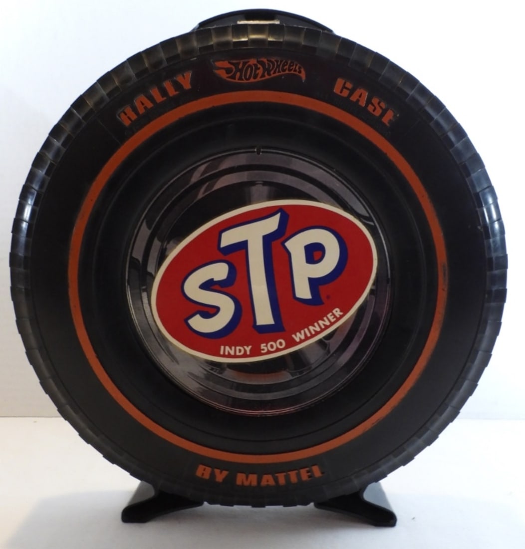 Hot Wheels Case With Redline Cars: In good condition, comes with 22 Redline cars, 1 non redline car. Cars are worn, case is not worn