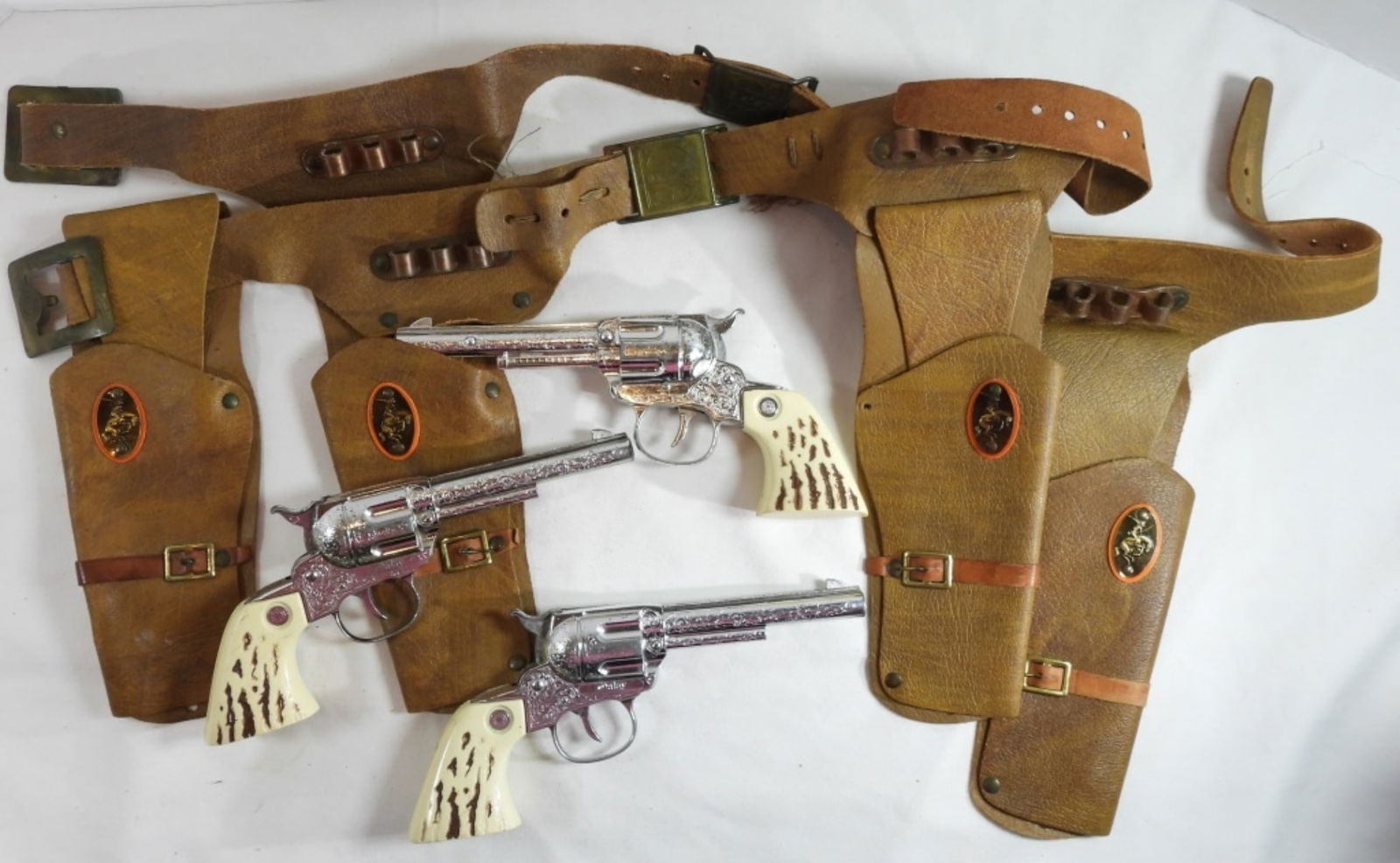 Daisy Cap Guns With Holster (1 of 5)