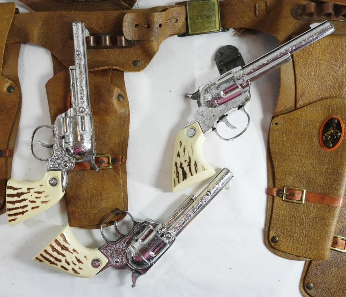 Daisy Cap Guns With Holster - 3
