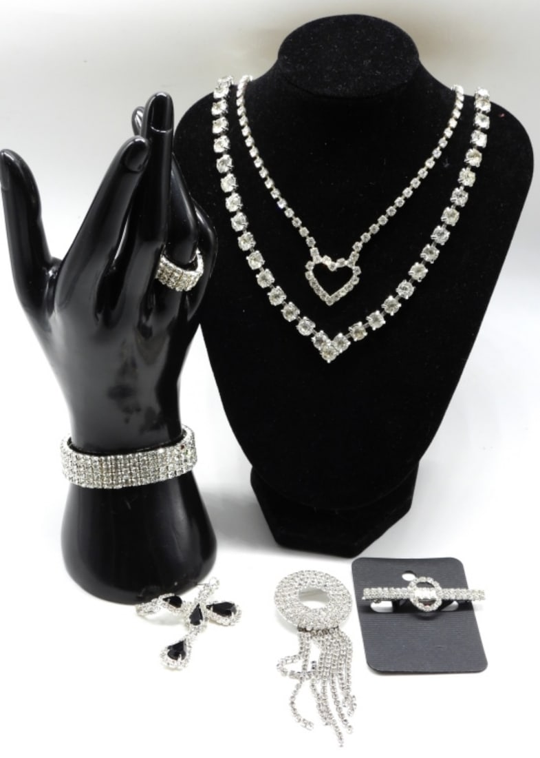 Sparkle and Shine: Think Prom