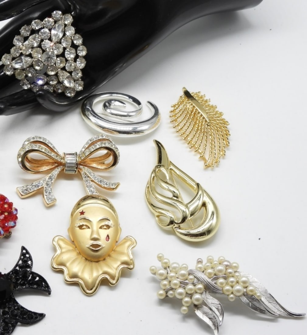 (11) Large Brooches - 3