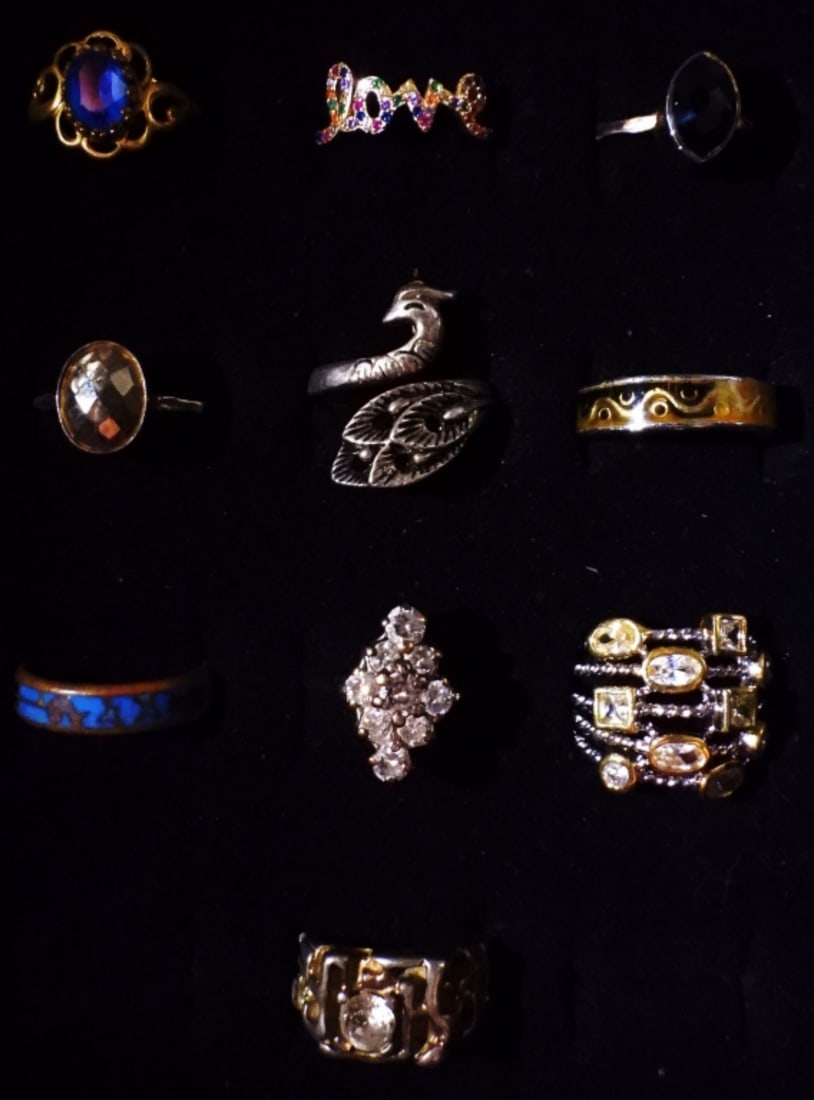 10 Assorted Rings: Variety of sizes and styles