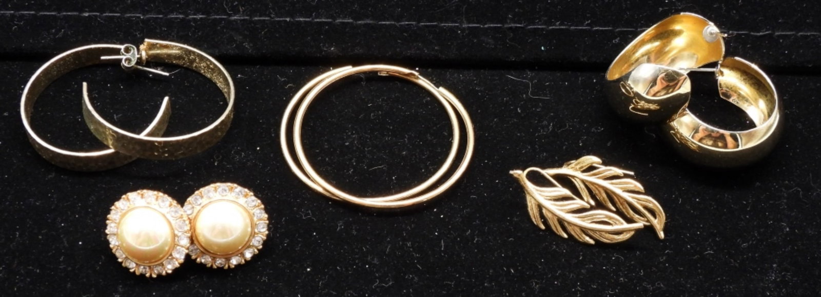 (5) Pair Gold Tone Earrings (1 of 1)