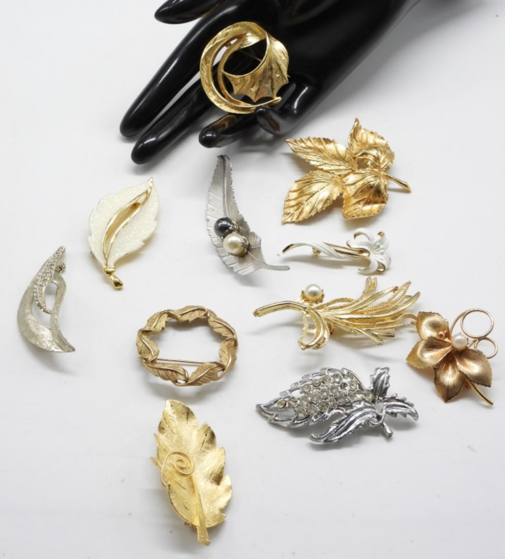 (11) Brooches: Silver & Gold Tone