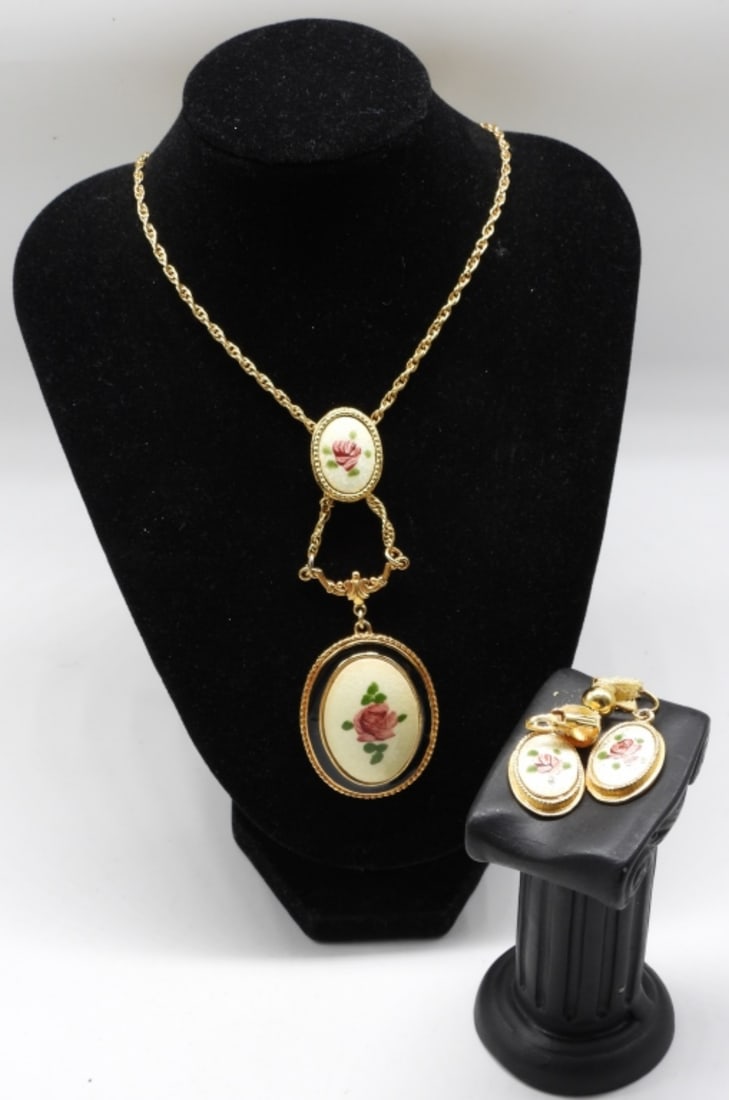 Vintage Flower Set: 1 Pair of Clip On Earrings and a Necklace