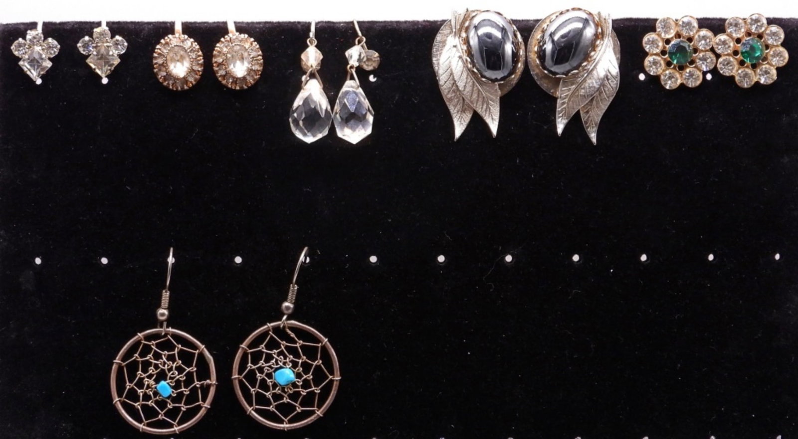 (5) Silver-Tone Pairs Of Earrings: Variety of earrings, beautiful pieces