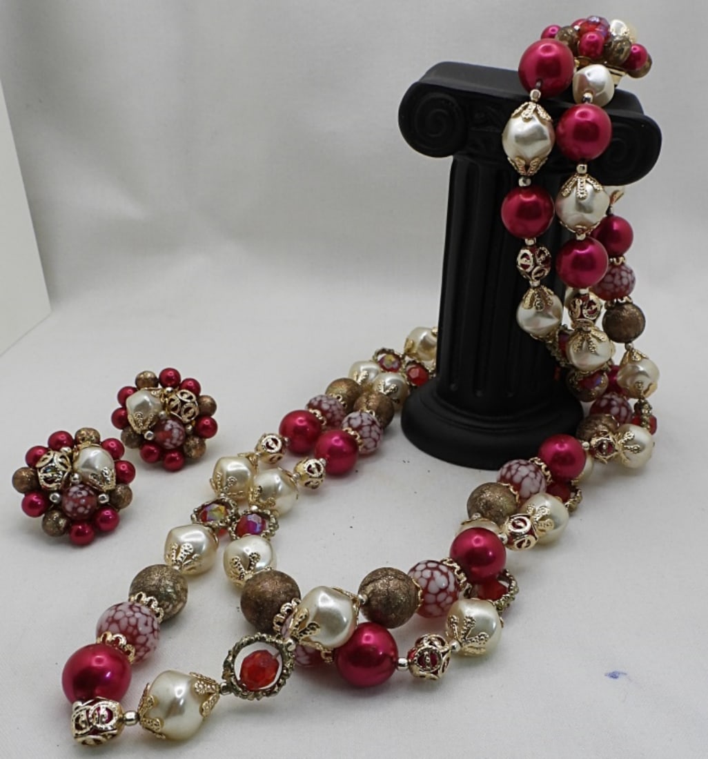 Beaded Necklaces & Earrings Set: Pink and silver, beautiful pieces