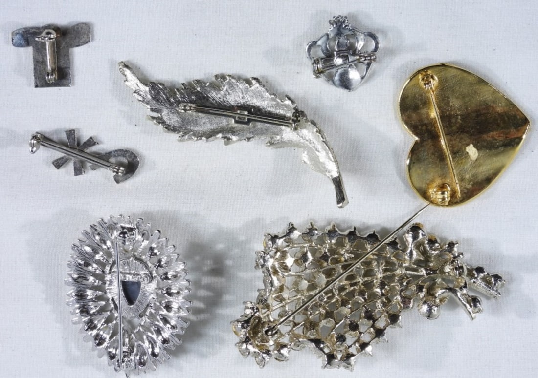 (7) Miscellaneous Brooches - 2