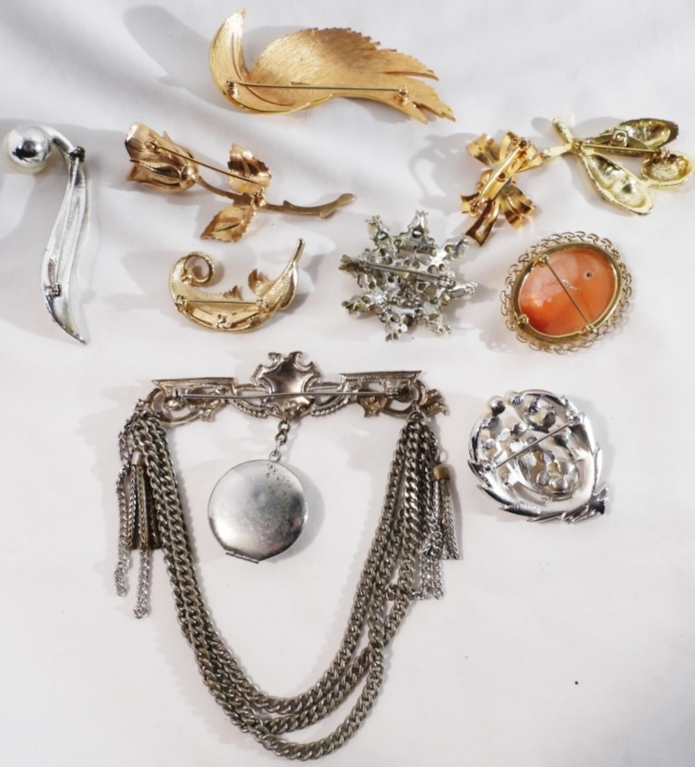 (10) Brooches - 2