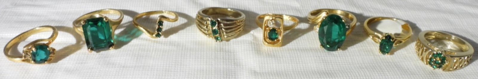 (8) Rings With Green Jewels: Looks beautiful, different sizes
