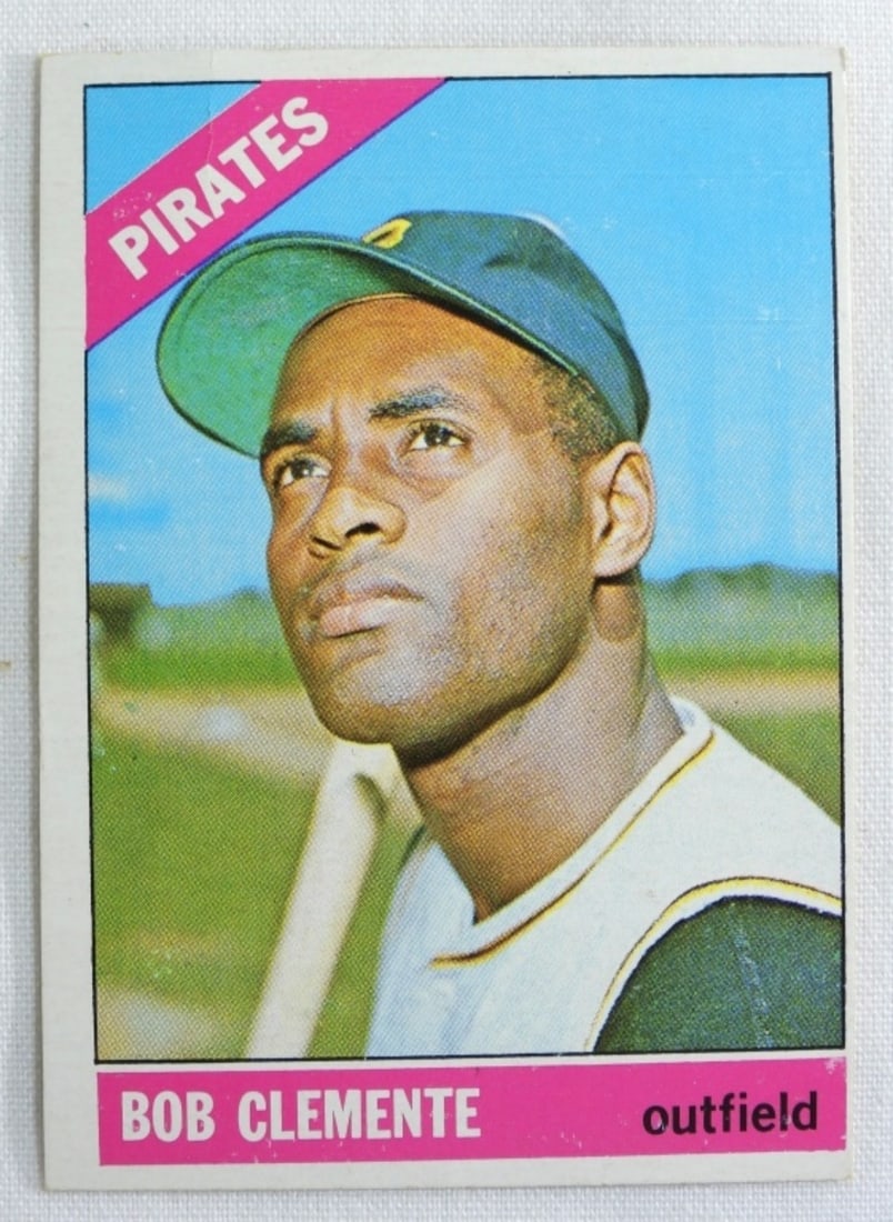 Bob Clemente TOPPS #400 Card: In good condition, no rounded corners and no creasing