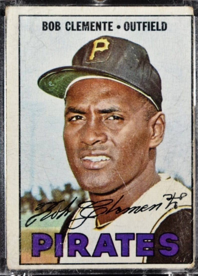 Bob Clemente TOPPS #400: Some creasing on the card, corners are rounded.