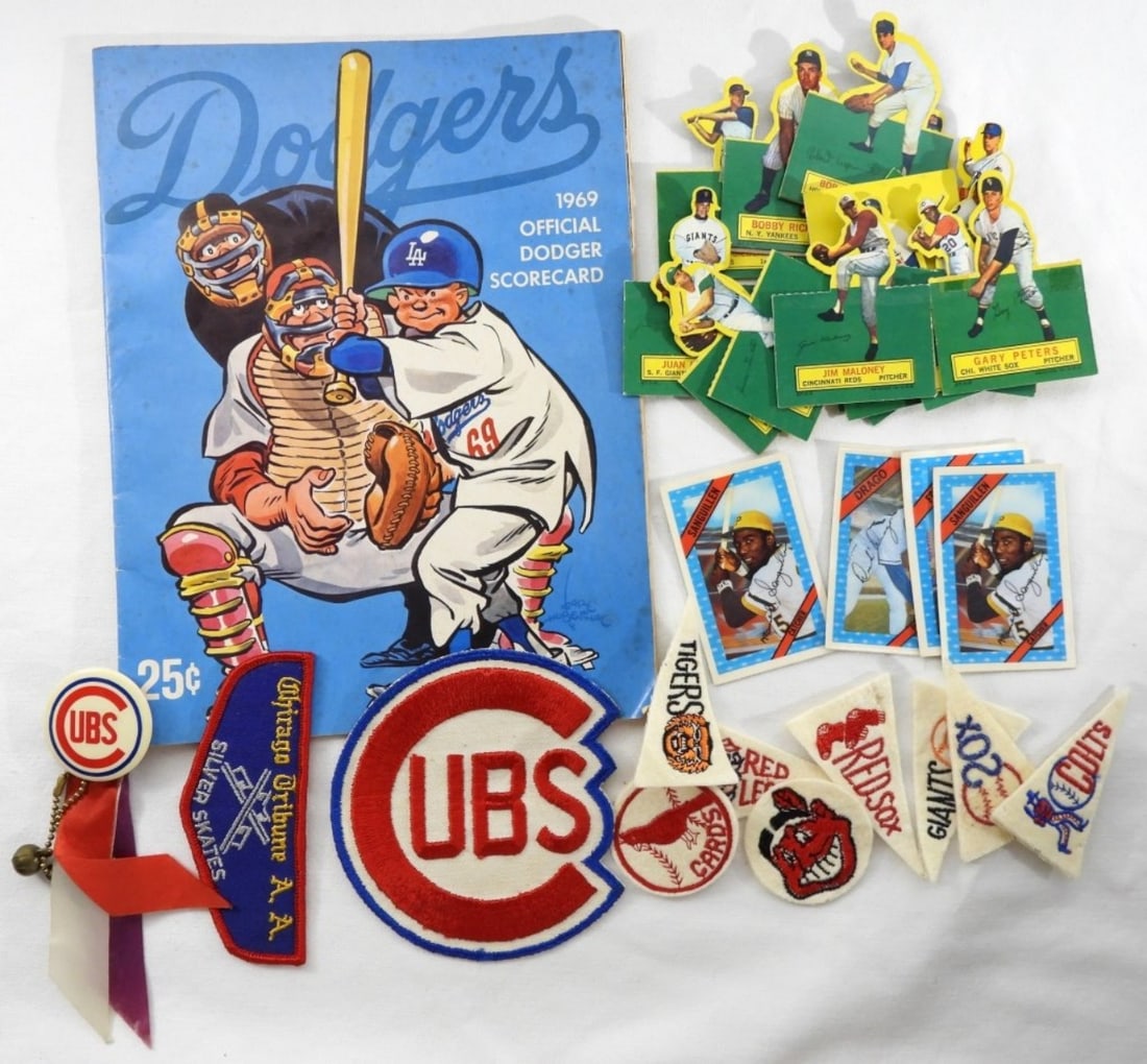 Small Mixed Baseball Lot: 1969 Dodgers scorecard, mini pins and patches (various teams), and a lot of pop-out baseball cards.