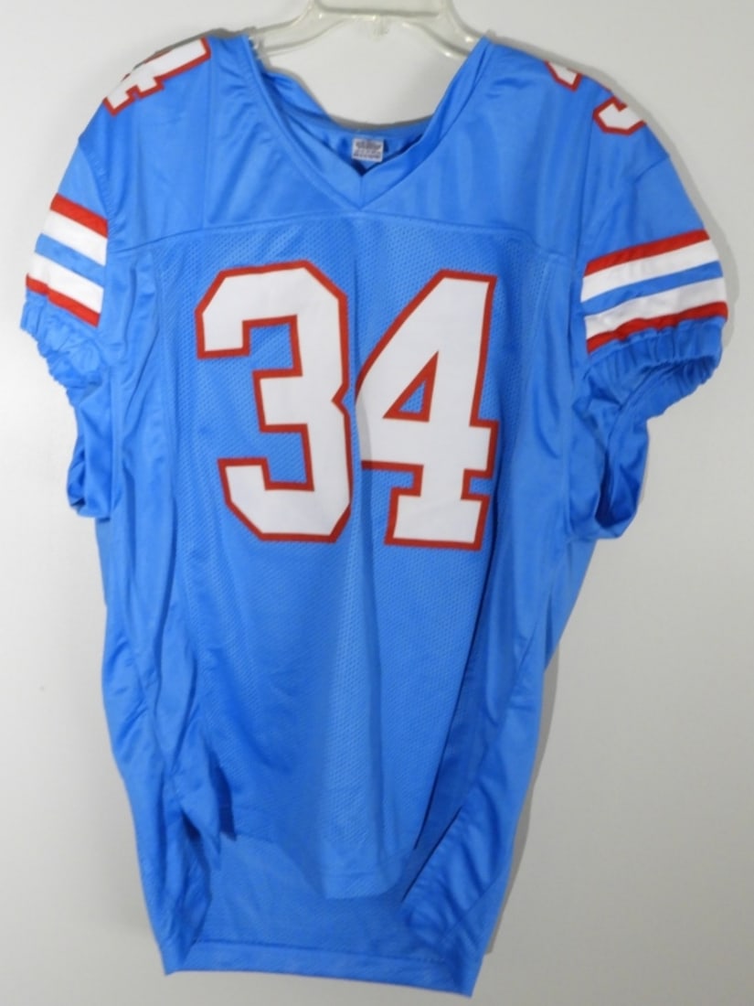 Earl Campbell Signed Jersey #34 Beckett: Signed on an Oilers Jersey XL. HOF 91 Beckett Witnessed hologram sticker 1W767934 on 4/26/2024 in Wilmington, MA.