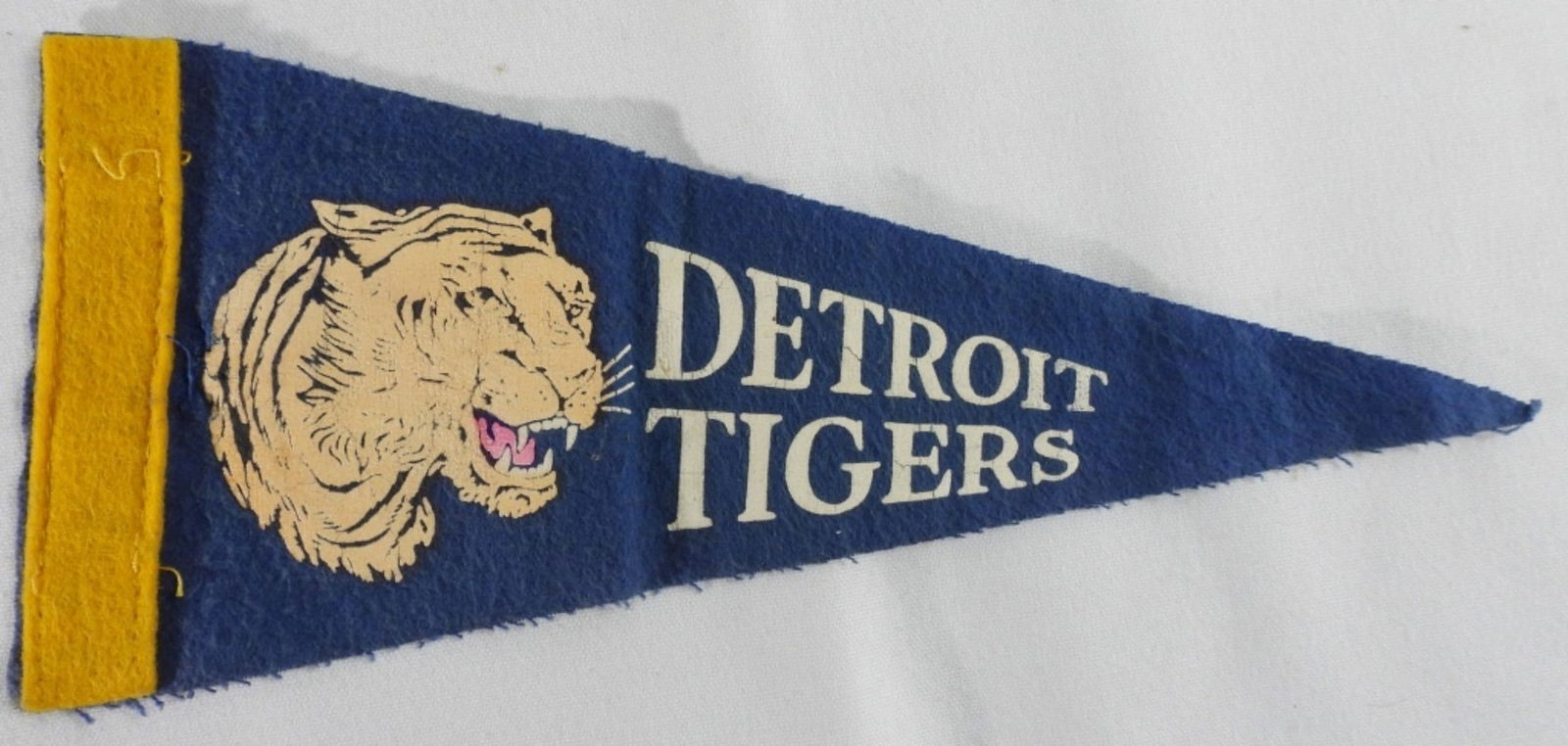 Detroit Tigers Mini Pennant: Dark Blue 4X9 small ripping