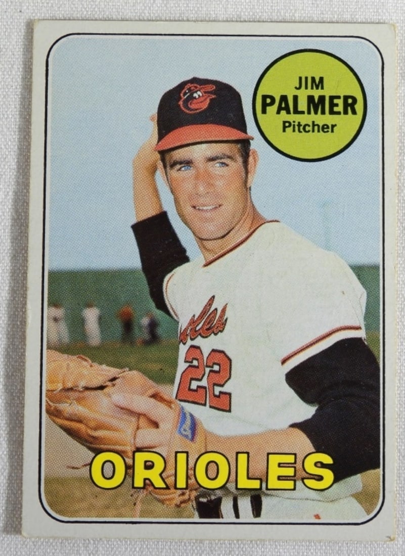 Jim Palmer #573 TOPPS Card: Rounded corners, no creasing. In good condition