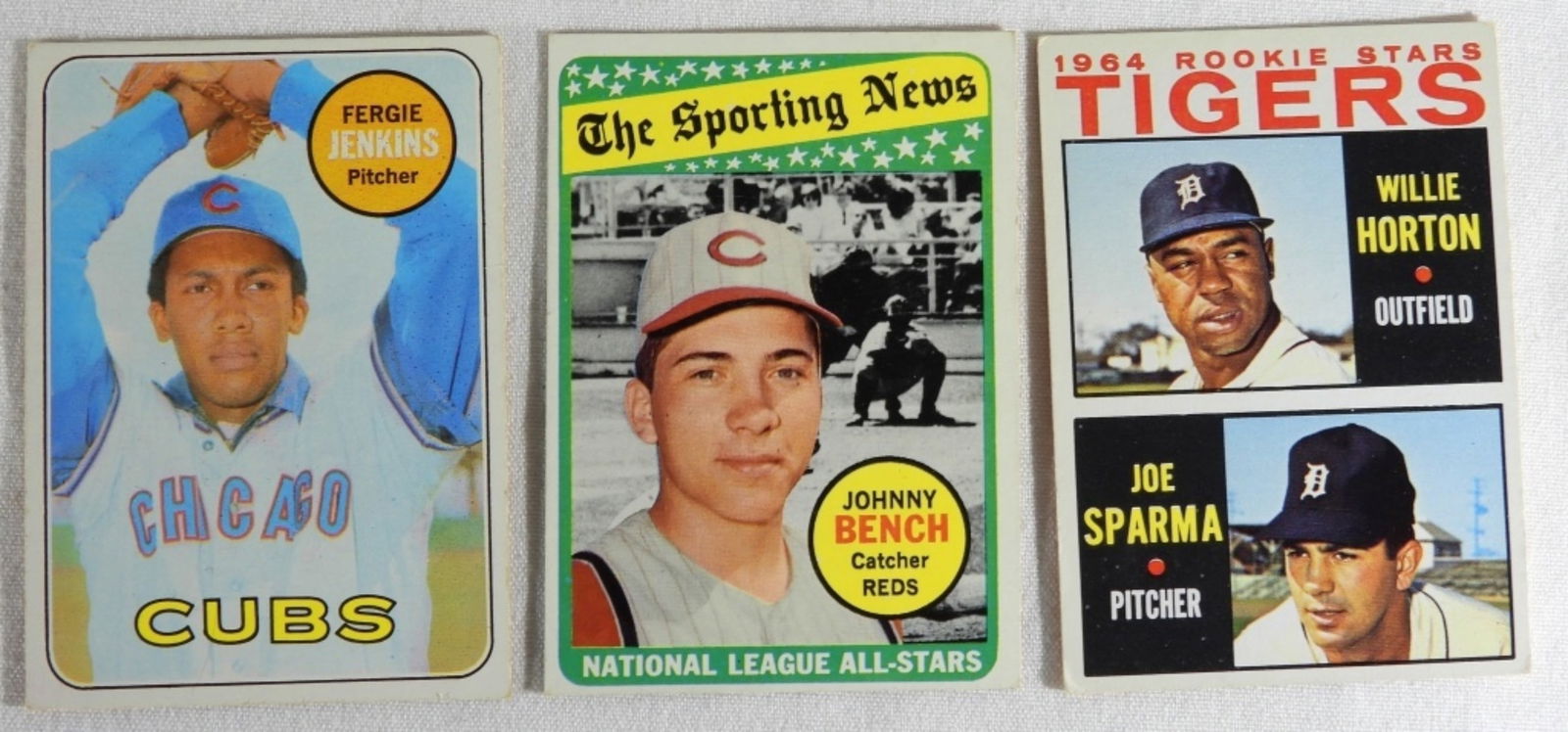 (3) TOPPS Baseball Cards: Including 1964 rookie stars tigers Willie Horton & Joe Sparma, Fergie Jenkins, and The sporting news Johnny Bench. They all have slightly rounded corners, no creasing in any of the cards.
