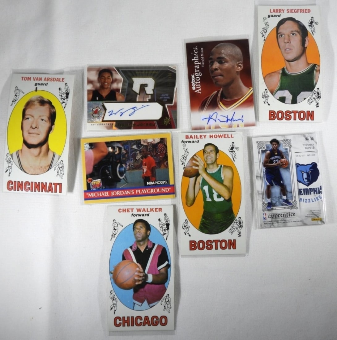 (8) Basketball Cards Mixed Lot: Including an autographed Wayne Simien jersey card and more.