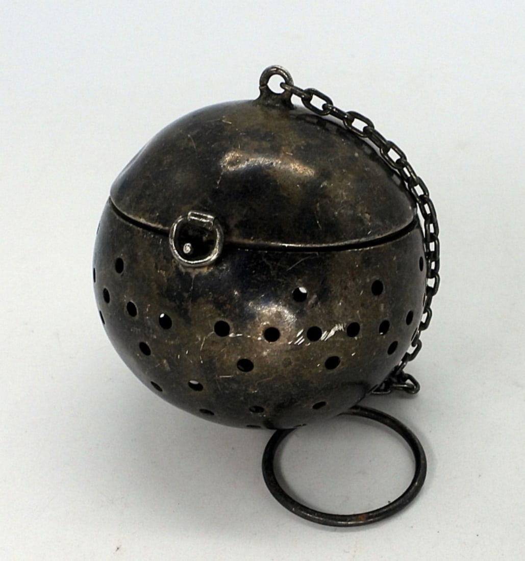 Vintage Sterling Tea Ball (1 of 2)